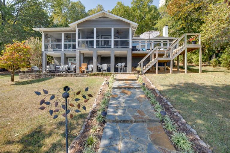 Hot Tub & Dock: Guntersville Lake Getaway! — photo 3