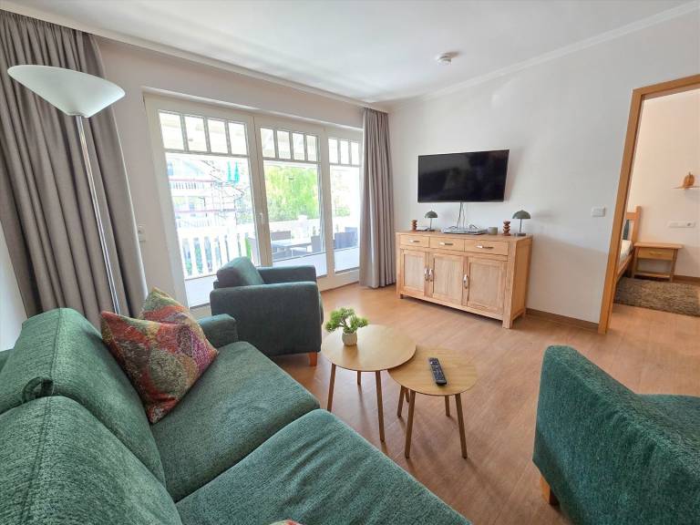 Klassik Ferienwohnung mit 2 Schlafzimmern und Balkon im Obergeschoss in Binz