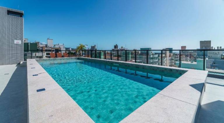 Apartment with pool in Bombinhas