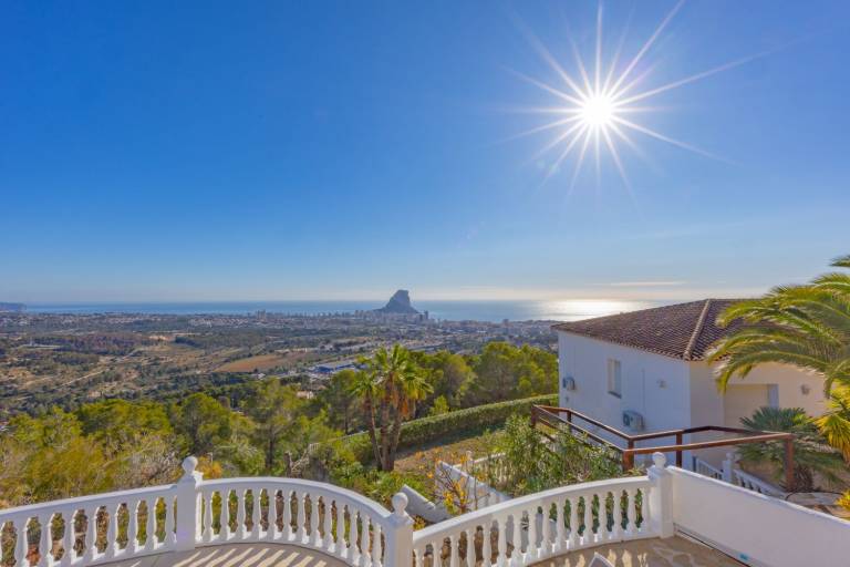 Fully equipped big villa with patio, yard & private pool | Pet-friendly — photo 2