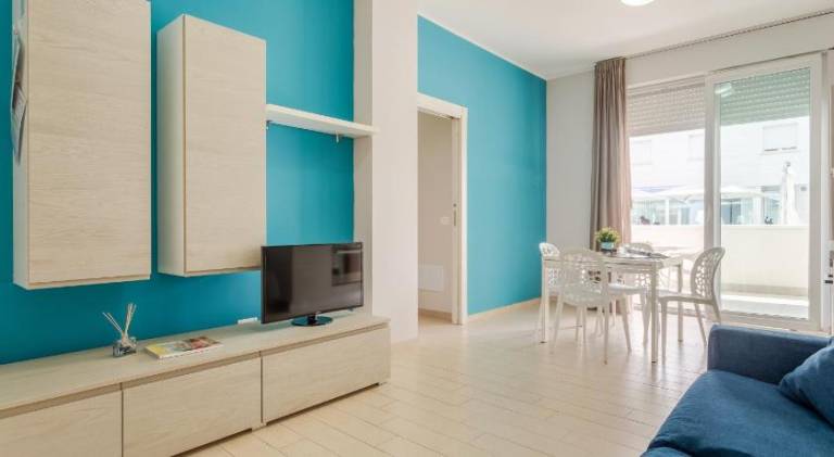 Lovely serviced apartment with terrace & pool | Beach nearby | Pets are welcome — photo 2
