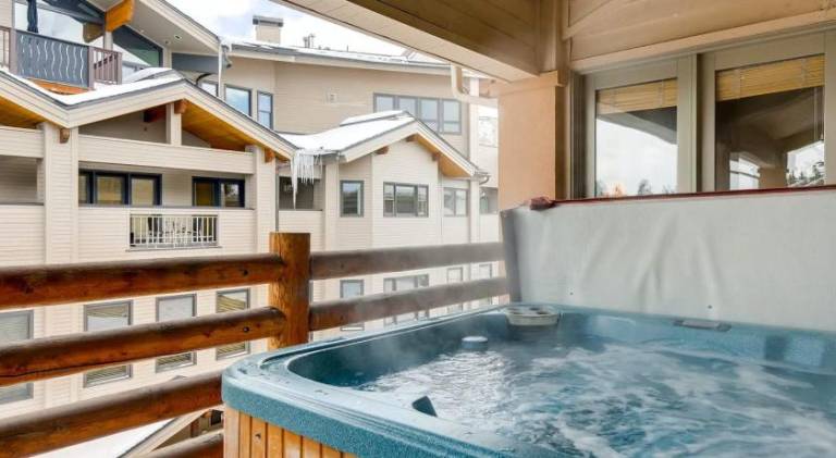 Apartment with hot tub | Next to the ski | Pets are welcome in Park City, UT