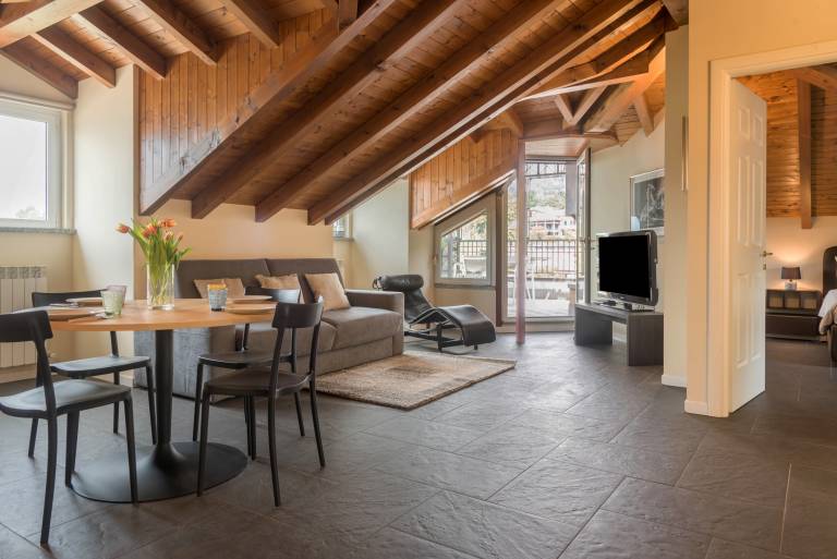 Apartment with fast internet & patio | City view — photo 3