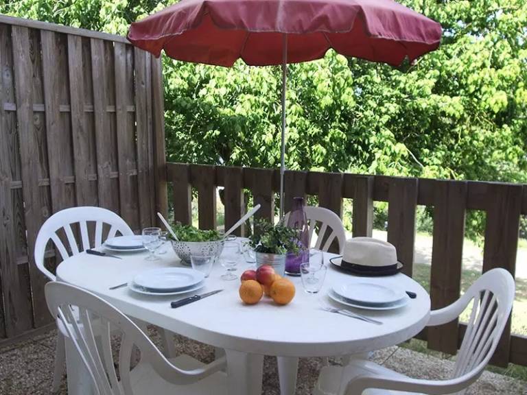 Vacation home with patio | Close to the beach | Pet-friendly — photo 3