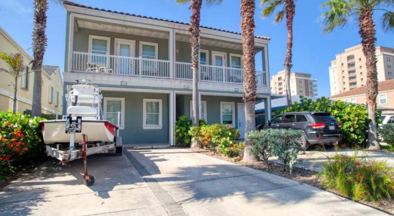 Pleasant holiday apartment | Beach nearby | Pet-friendly in South Padre Island, TX