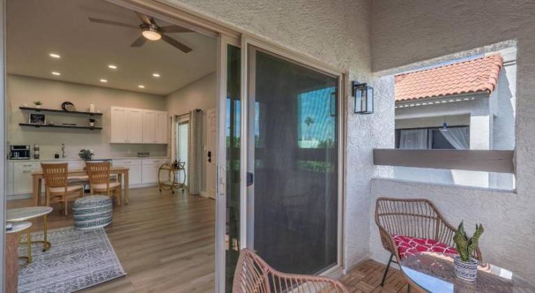 House with hot tub & pool — photo 4