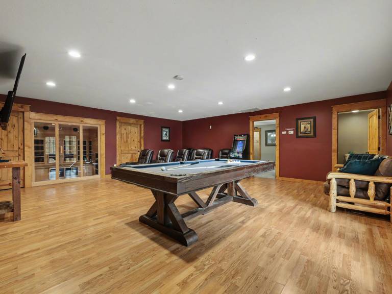 Vacation home with jacuzzi, grill & sauna | City view — photo 2