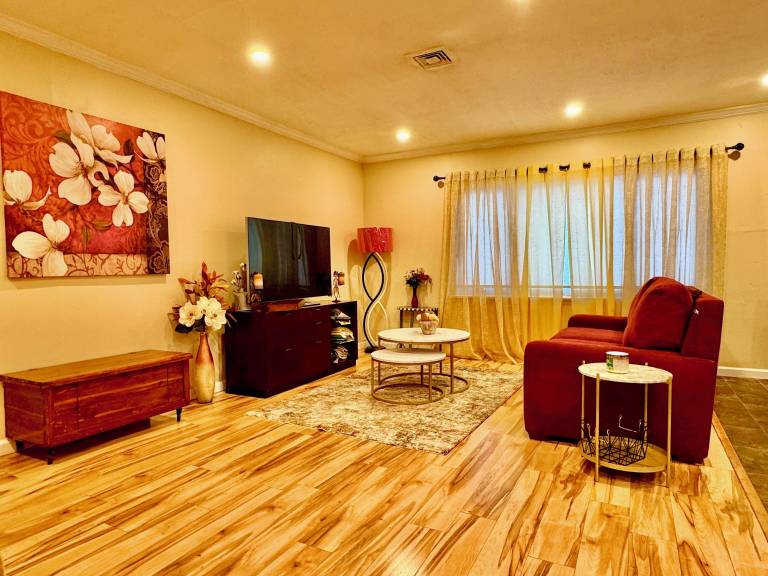 Apartment  Hempstead