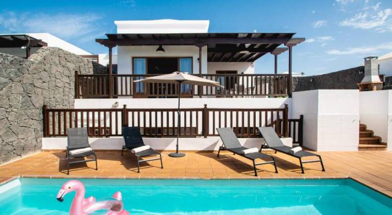 Villa with hot tub & pool in Yaiza