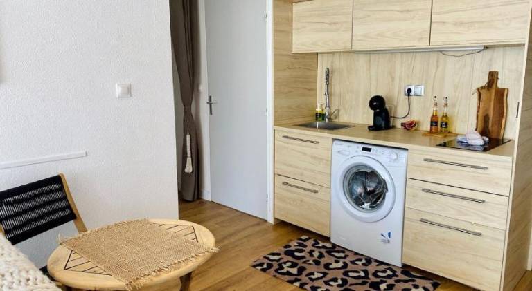 Apartment with pool — photo 4