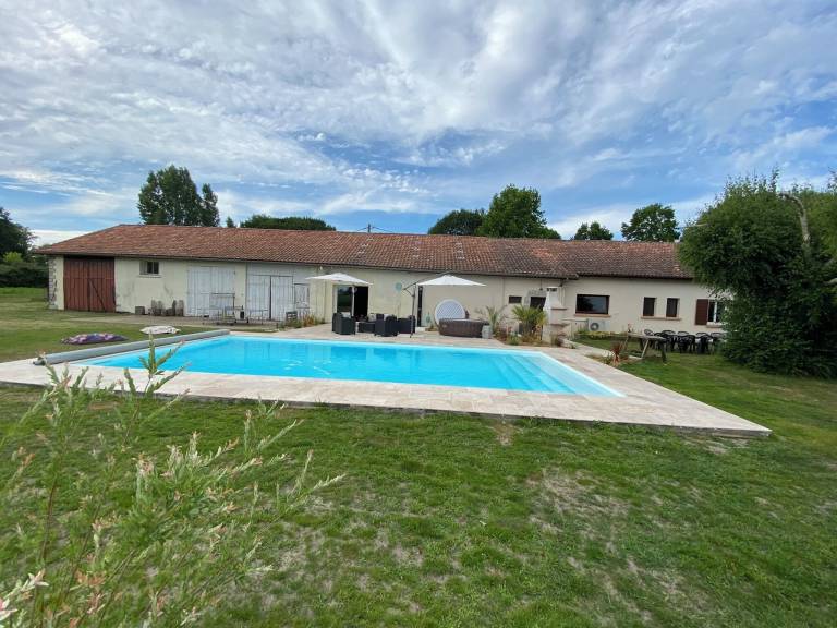 Villa  Saubrigues