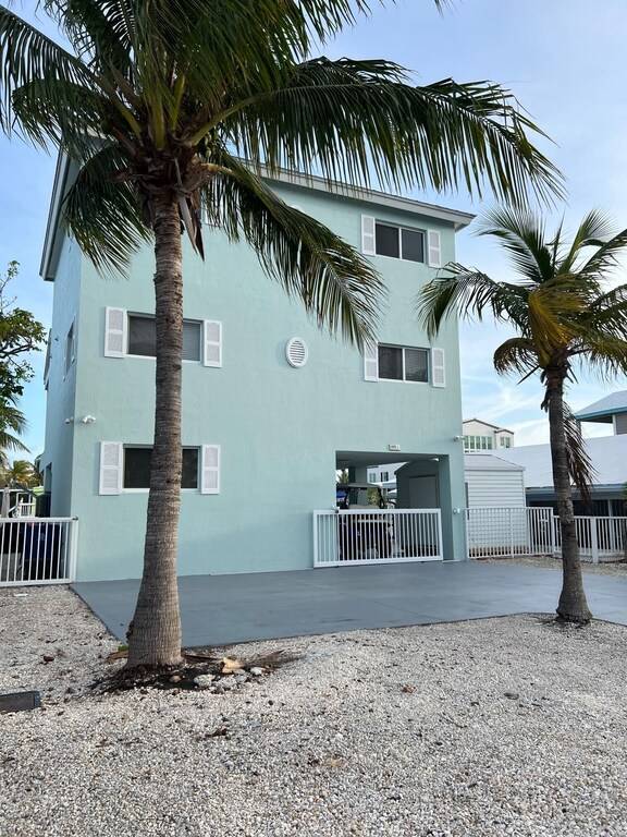House  Tavernier