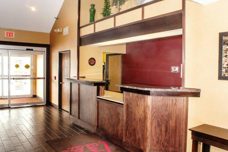 Red Roof Inn Fargo - I-94/ Medical Center — photo 2