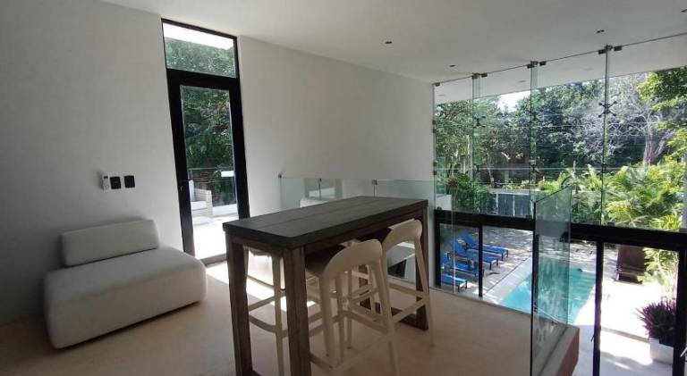 Villa with pool — photo 5