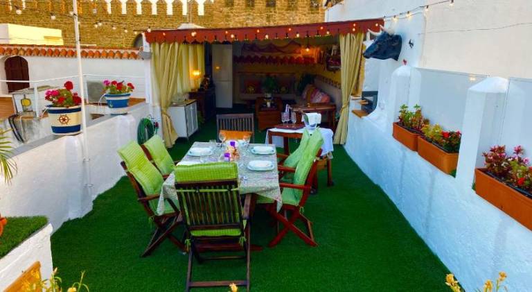 Apartamento con Terraza, a 100m playa Costilla y Frente al Castillo — photo 3