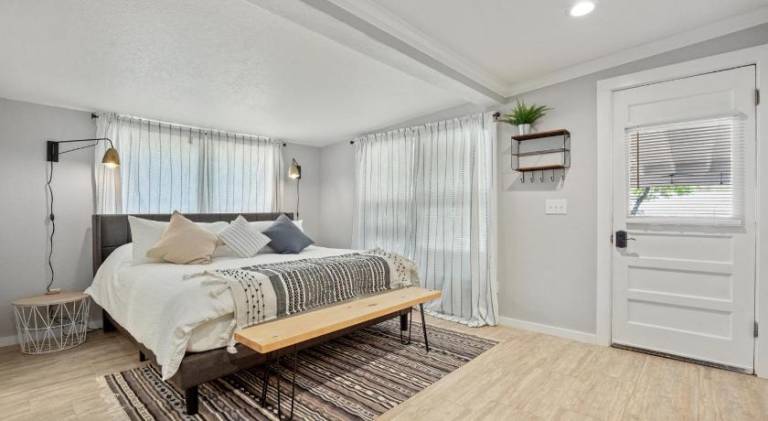 Downtown Studio 1 at Beer Ranch Project Inn — photo 2