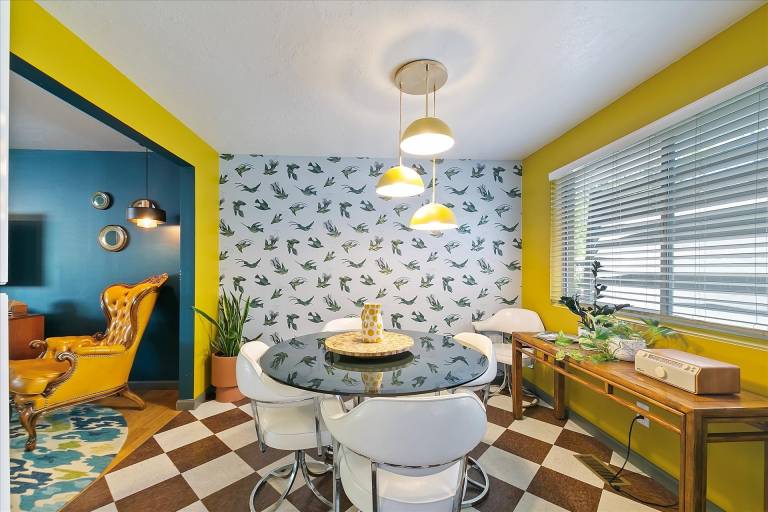 HabitueHomes - The East End Retreat – King Bed, EV Charger, Natural Spring Pool! — photo 5