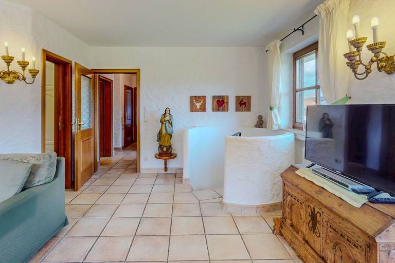 Apartment Xenia - Spacious living with sunny terrace in Garmisch-Partenkirchen — photo 4