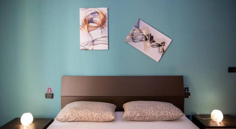 Holiday apartment with 2 rooms for 5 persons in Genoa