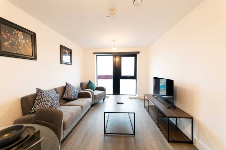 Spacious 1 Bed Apartment in Liverpool w Views