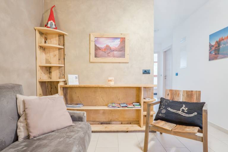 Apartment with barbeque & yard | Mountain view — photo 2