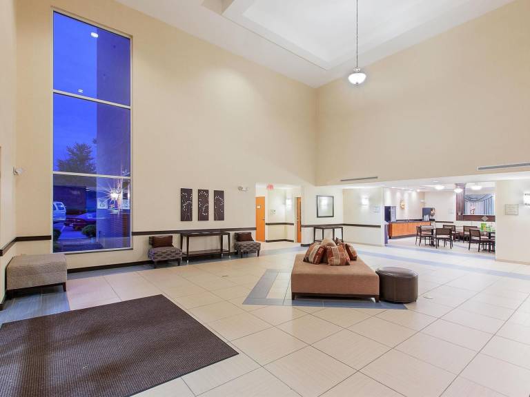 Spark by Hilton Plainfield Indianapolis — photo 4