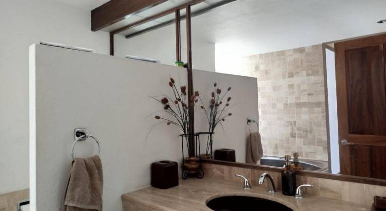 Escapada de Lujo en Ajijic Habitaciones Privadas con Bano vistas Alberca Montanas — photo 2