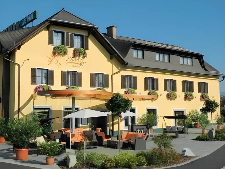 Seehotel Das JO in Poertschach am Woerthersee