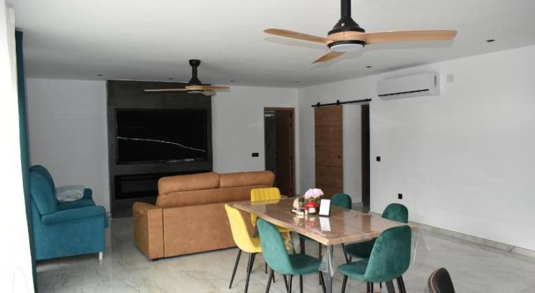 Villa with pool | Pet-friendly — photo 4