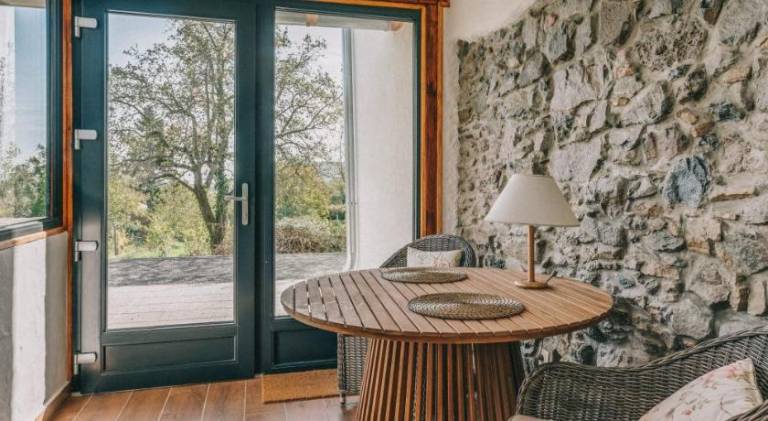Rental apartment with patio & yard | Pets allowed — photo 3