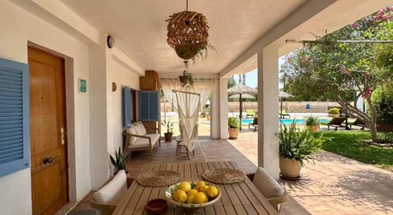 Pleasant vacation home with pool | Pets are welcome — photo 2