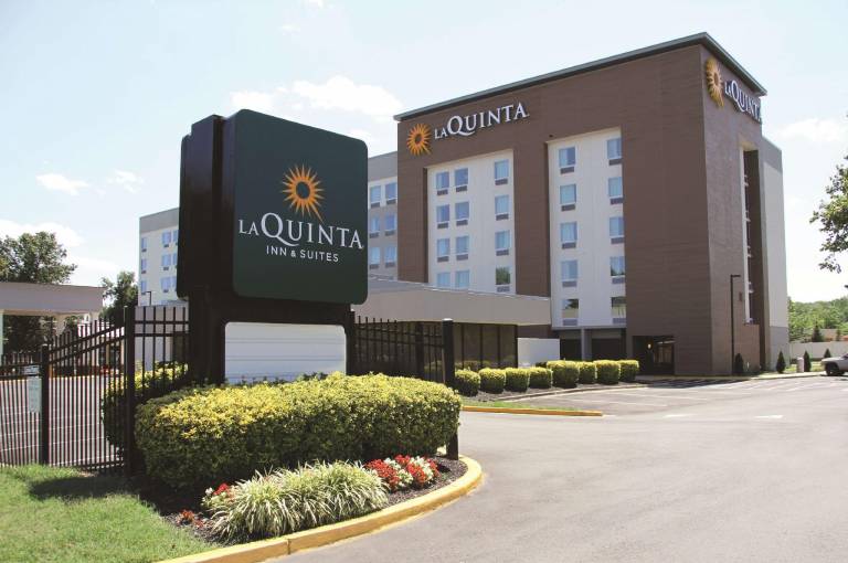 La Quinta Inn & Suites by Wyndham DC Metro Capital Beltway