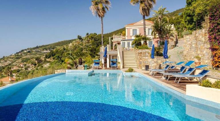 Villa with pool — photo 3