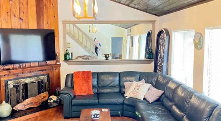 House | Pets allowed — photo 3