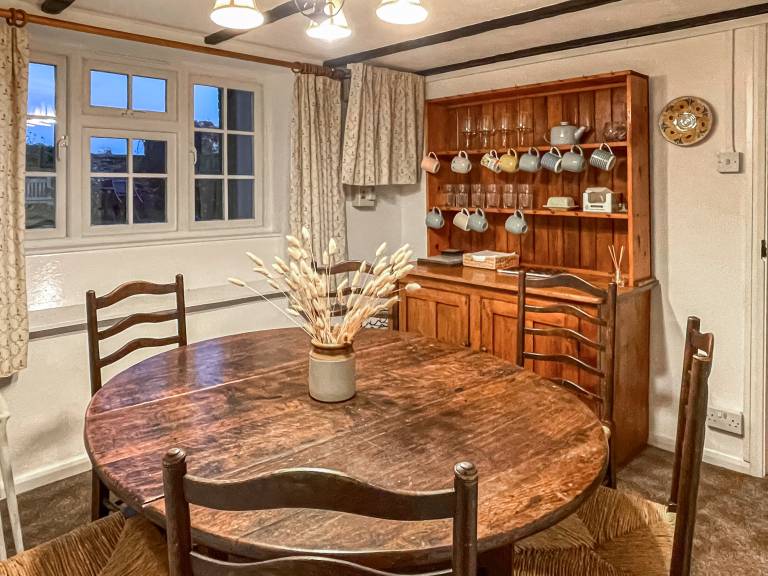 Family-oriented cottage with garden | River view | Pets allowed — photo 4