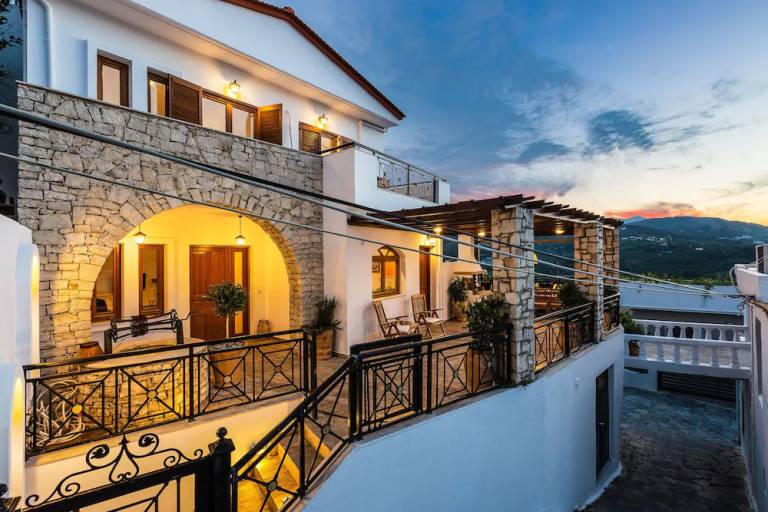 House  Spili