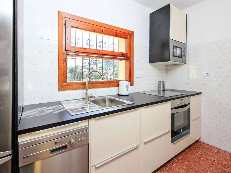Children-friendly house with grill, terrace & garden | Nature view | Pets allowed — photo 4