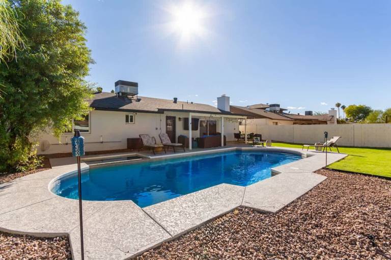 3bd Pool Hot Tub Garage Full Kitchen ASU