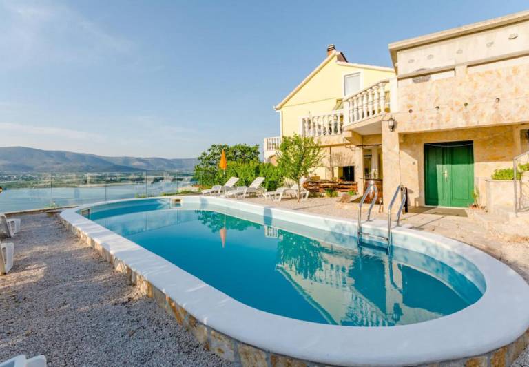 Holiday apartment with terrace, private pool & grill | Sea view in Okrug