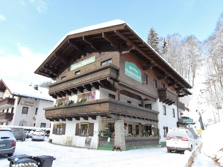Rental apartment with terrace in Saalbach-Hinterglemm