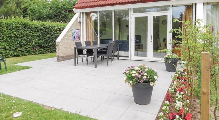 Vacation home with pool in Groningen