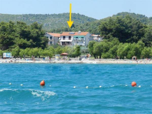 Apartment with grill, garden & terrace in Vodice