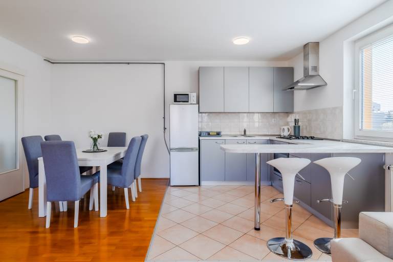 Apartment with 2 rooms for 6 persons — photo 3