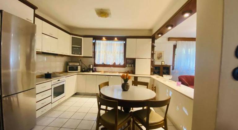 Rental apartment with terrace, yard & barbecue — photo 5