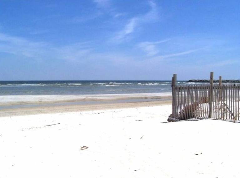 Caravan Cedar Island