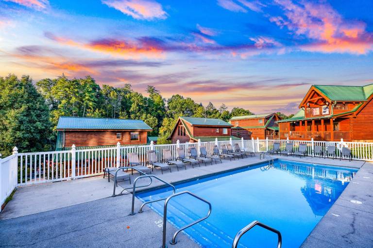 Children-friendly cabin with barbecue, hot tub & pool | Mountain view | Dogs allowed — photo 3