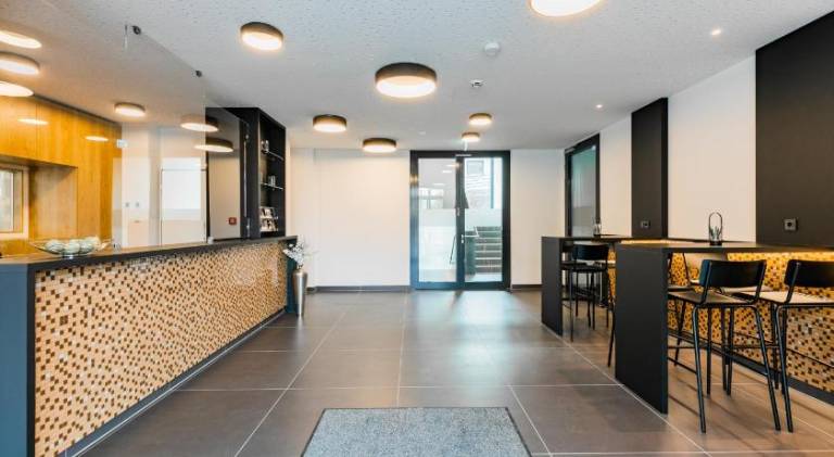 Serviced apartment with terrace — photo 5