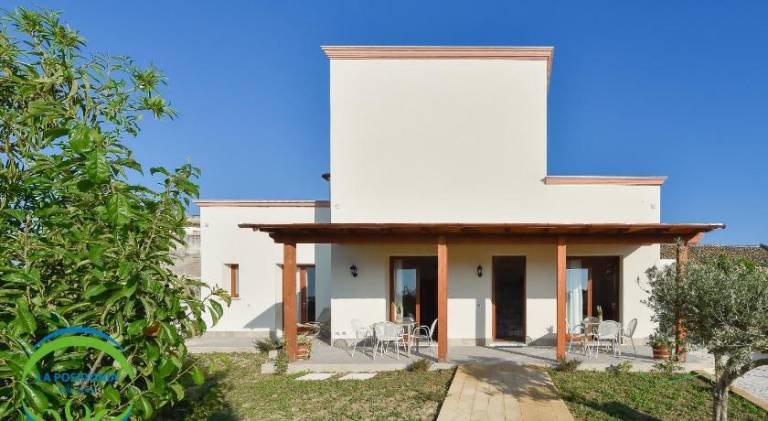 House with garden, patio & barbeque — photo 2