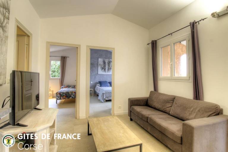 Gite with pool, terrace & yard | Mountain view | Pets allowed — photo 4