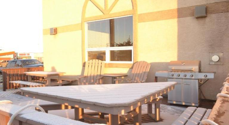 Aurora Park Inn & Suites — photo 5